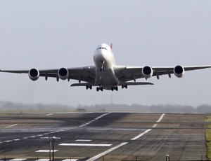 wap---qantas--maior--aviao--mundo-a380--voar-falhas-1290900358189_300x230