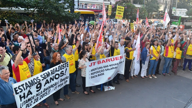 Greve foi aprovada em assembleia no Fórum Pedro Lessa, na Avenida Paulista. Foto: Jesus Carlos