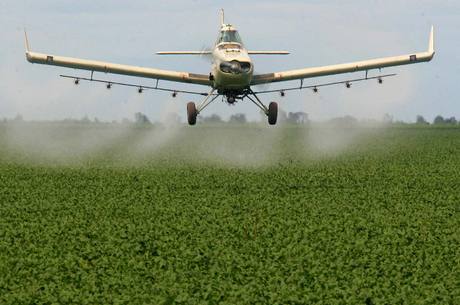 As aeronaves de pulverização são usadas no Brasil principalmente para trabalhos agrícolas MÁRCIO FERNANDES/ESTADÃO CONTEÚDO