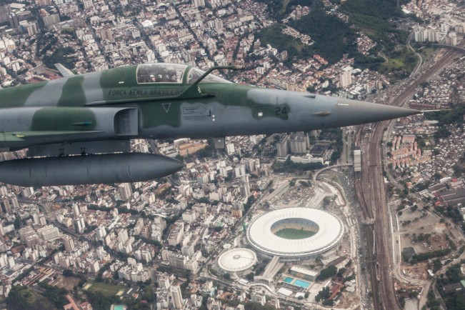 Enquanto os novos caças Gripen NG não chegam, os F-5 são os vigilantes dos céus do Brasil (FAB)