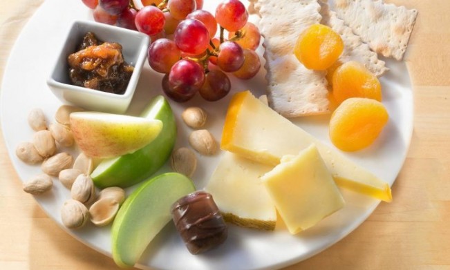 Frutas e queijos serão servidos na classe econômica - Divulgação/Delta