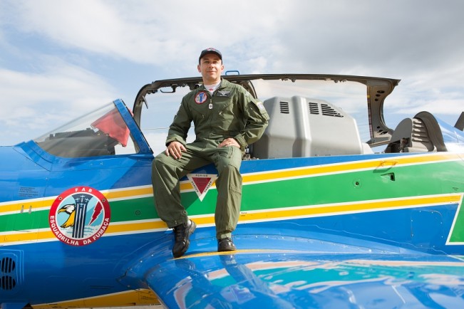 Major aviador Daniel Garcia Pereira já fez mais de 60 apresentações (Foto: Eduardo Ferreira/UOL)