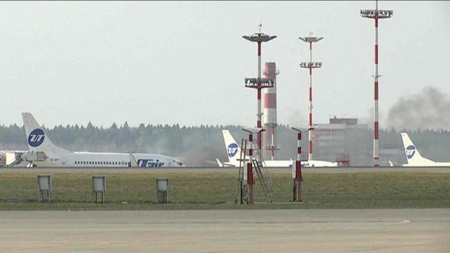 umaça no aeroporto de Moscou (Foto: Reprodução/GloboNews)
